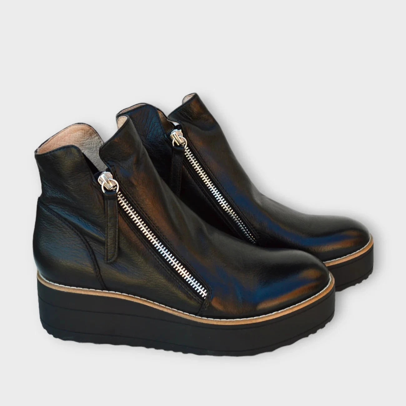 Django & Juliette "Nene" Black - Wedge Bootie