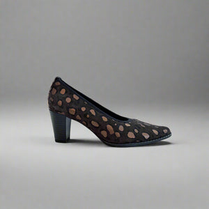 Geo Reino "Alvino" Brown and bronze suede pump