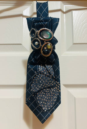 Dani XX navy crystal necklace tie