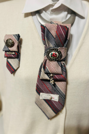 Dani XX “Oscar Attitude “ brooch