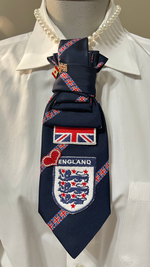 Dani XX "British invasion" necklace Tie