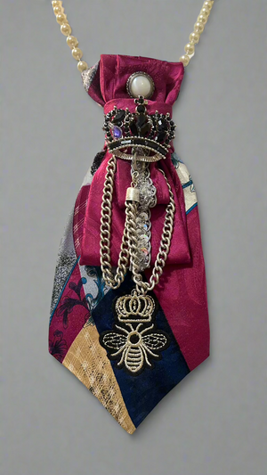 Dani XX "Queen Bee" necklace Tie