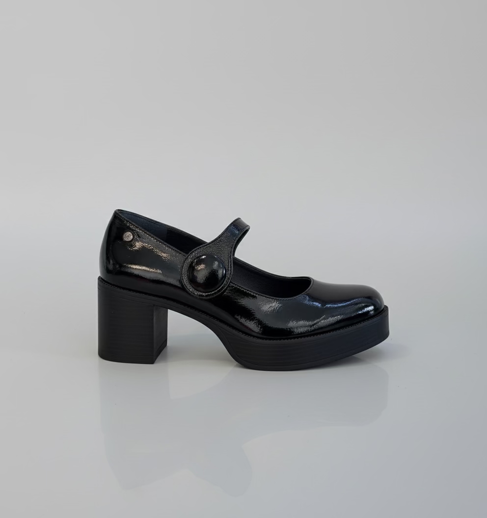 Dorking "D9588" Black patent MaryJane
