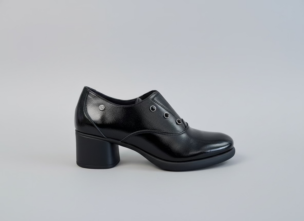 Dorking "D9376" Black patent heel