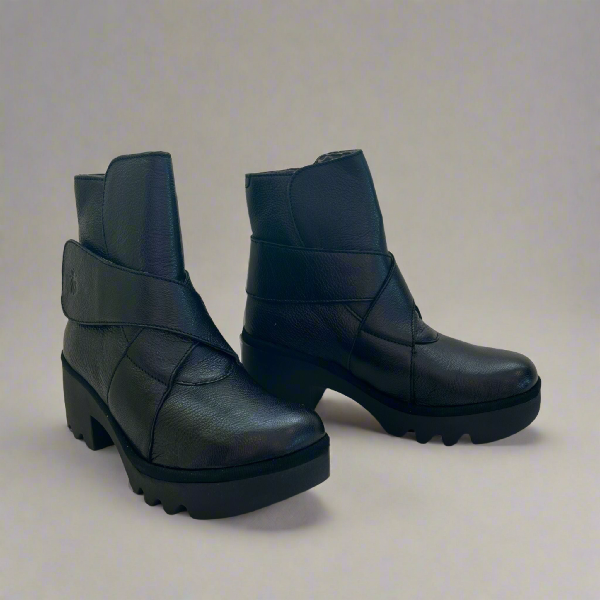 Fly London Tefa black  boot