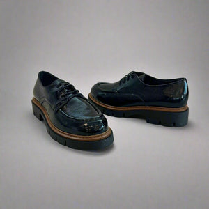 Ateliers "Biko" Black patent lace up shoe