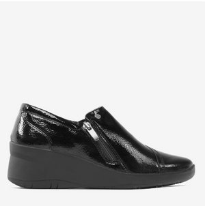 Clarks "Suttyn" Black pattent wedge shoe