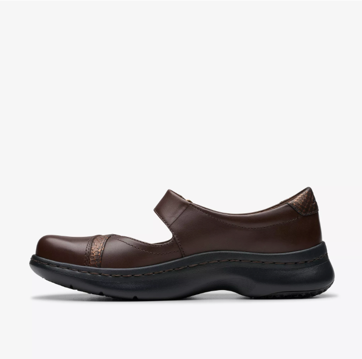 Clarks "Pro Pace " Brown leather walking shoe