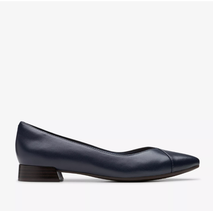 Clarks "Natalyn Wish" Navy low pump