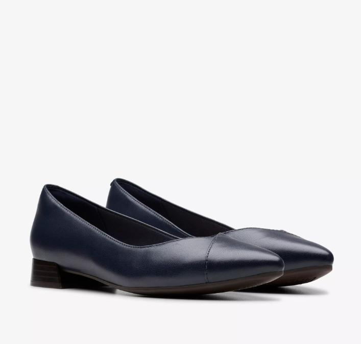 Clarks "Natalyn Wish" Navy low pump