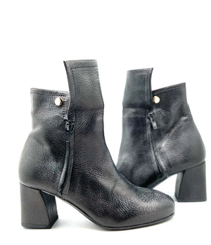 Chanii B "Mais Bien" Black Antique - Ankle Boot