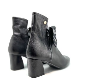 Chanii B "Mais Bien" Black Antique - Ankle Boot