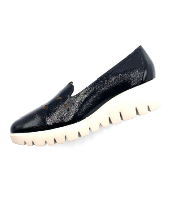 Wonders C-33245 Black Patent scalloped spring shoe