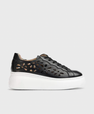 Wonders "A-2613 Black leather cut out sneaker