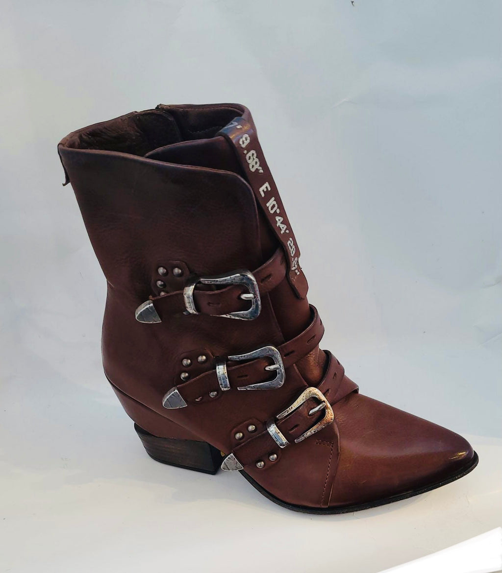 AS98 Brown buckle boot
